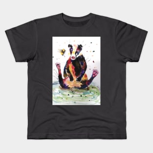 Badger looking at a Bee Kids T-Shirt